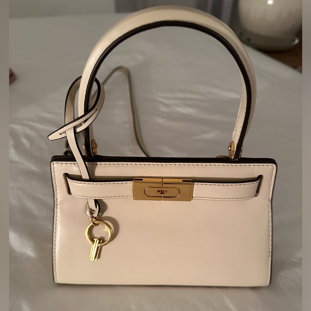 very gently used tory burch purse